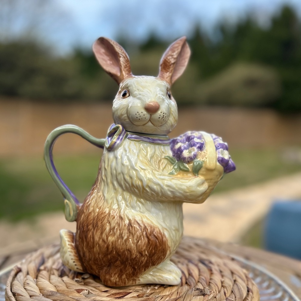 Longaberger Spring Bunny Glazed Ceramic Stoneware Tea Kettle Teapot